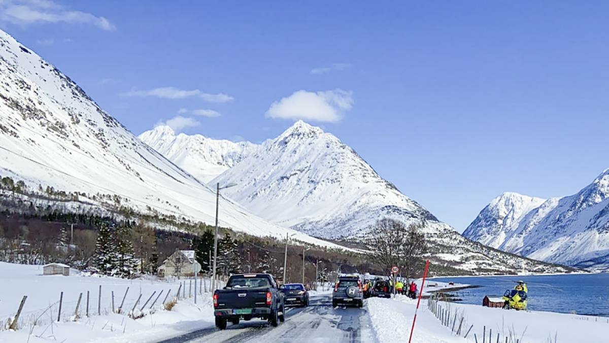 Two men in their 20s found dead after avalanche in Troms
