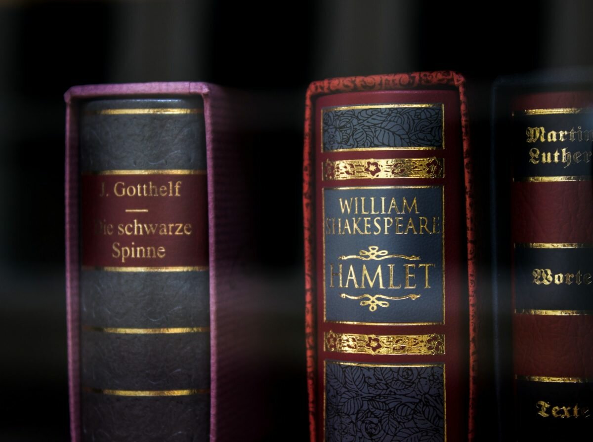 Online shopping and lockdowns good for antique books, record, and used CD sales in Norway